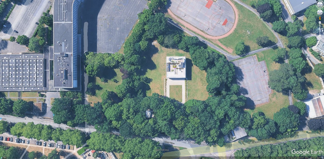 Vista aérea de la Villa Savoye y su entorno arbolado